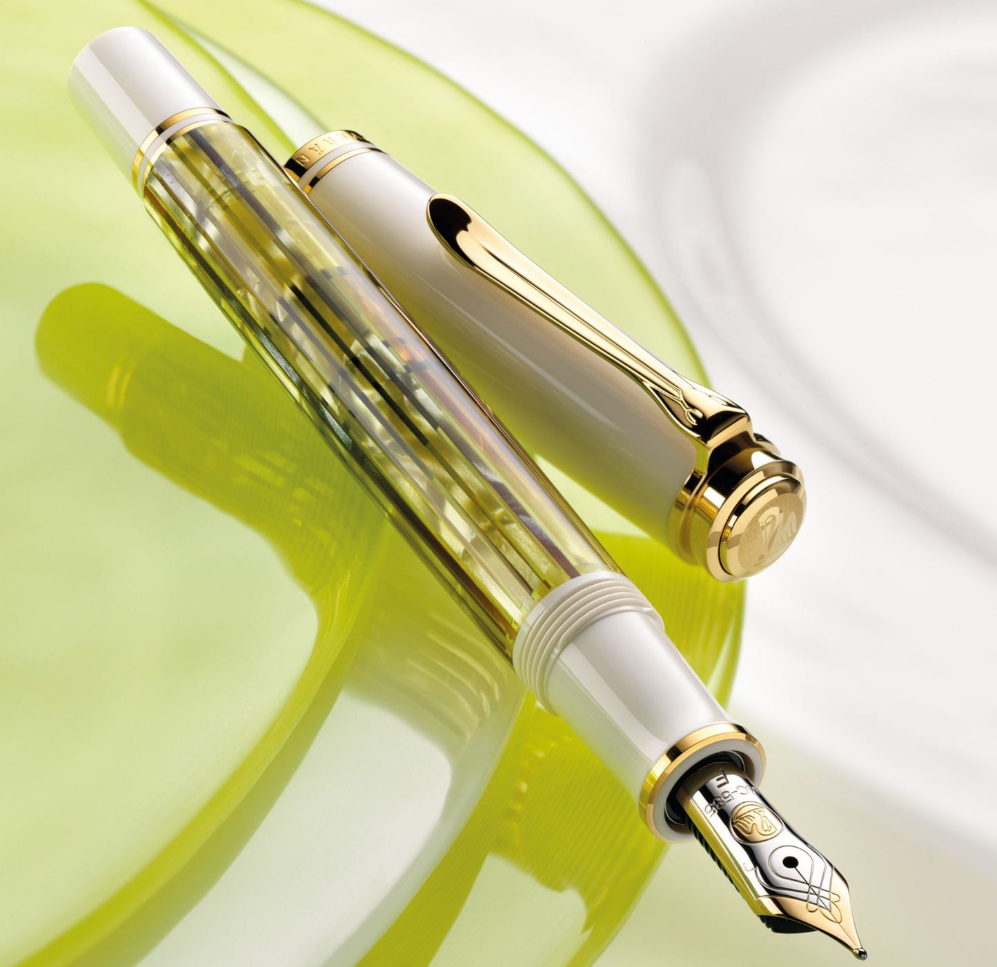 Pelikan M400 Fountain Pen Souverän® Tortoiseshell-White EF 934158