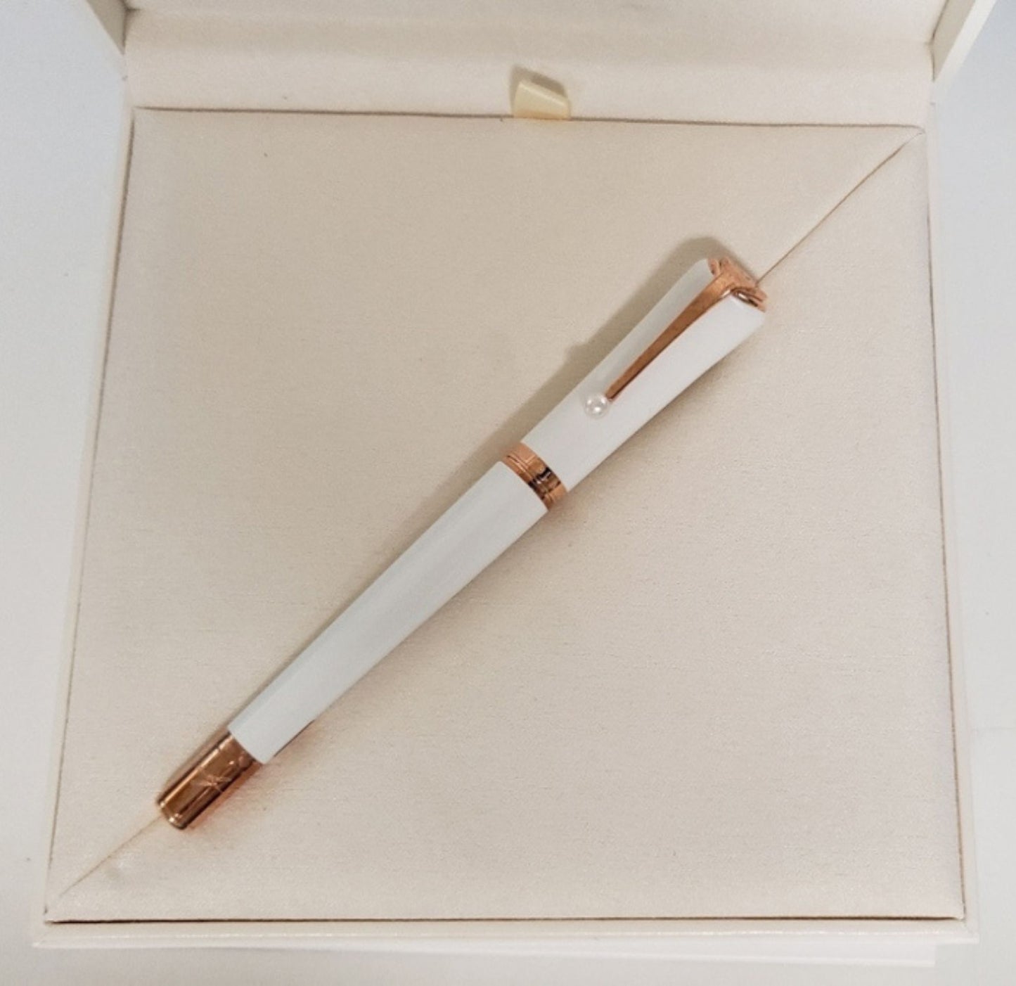 Montblanc Special Edition Pearl Muses Marilyn Monroe Fountain Pen M 117884 LIKE NEW