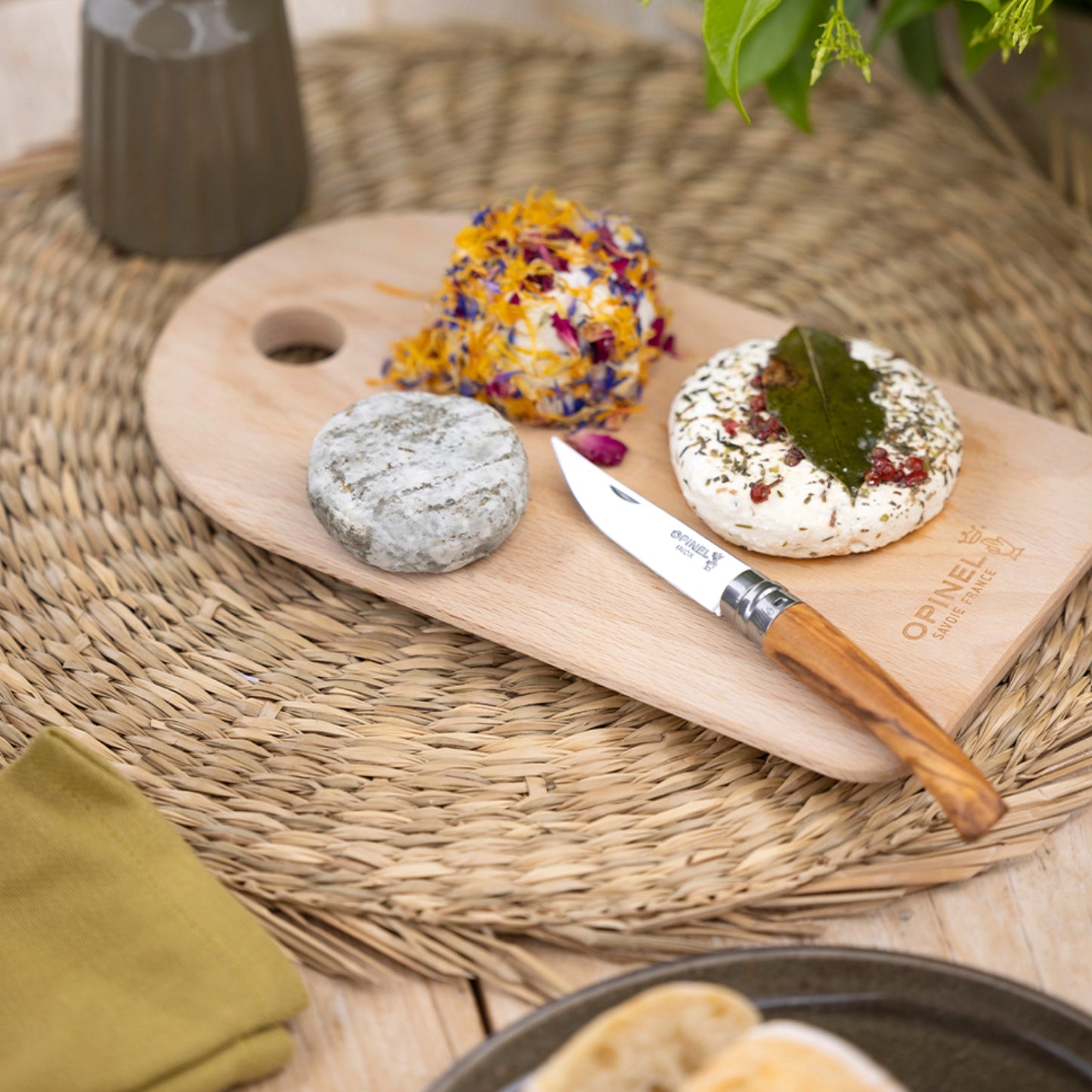 Opinel No.08 Olive Effilé - New version Stainless Steel Pocket Knive 002563