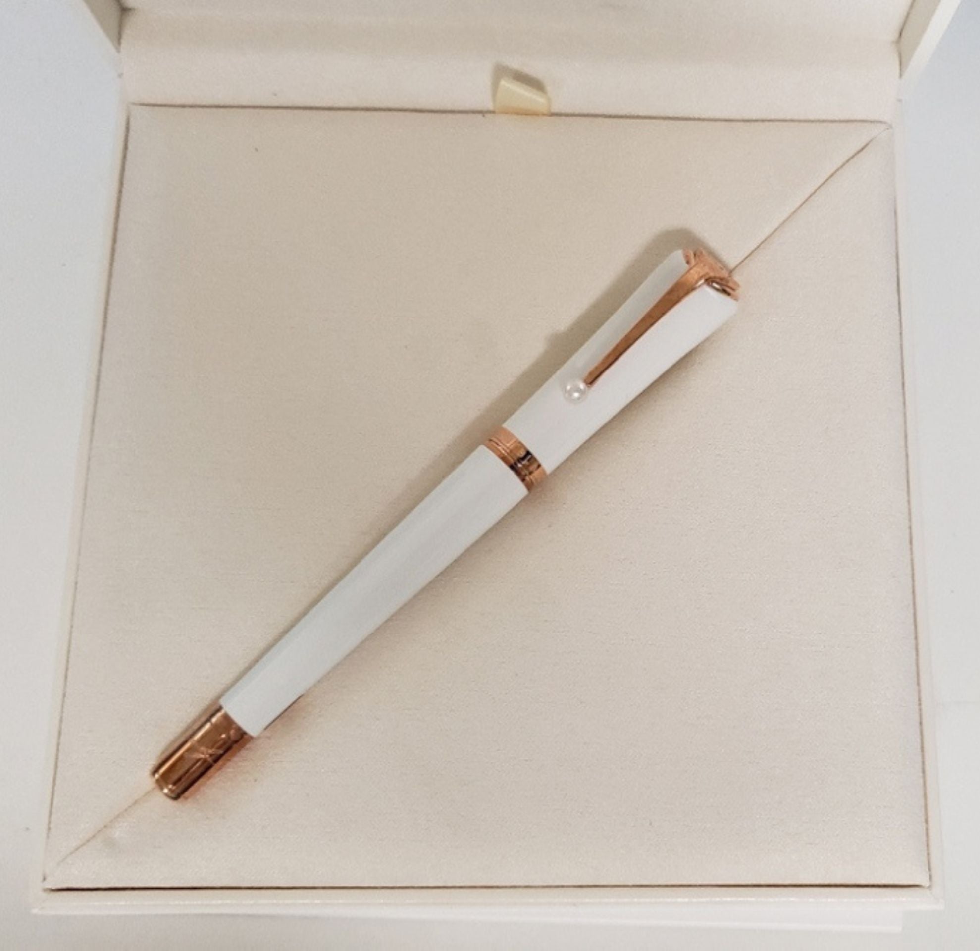 Montblanc Special Edition Pearl Muses Marilyn Monroe Fountain Pen M 117884 LIKE NEW